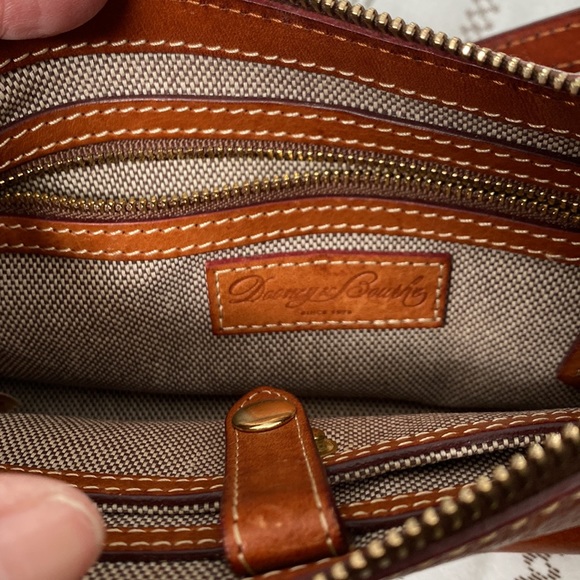 Dooney & Bourke small leather clutch handbag - Picture 4 of 9